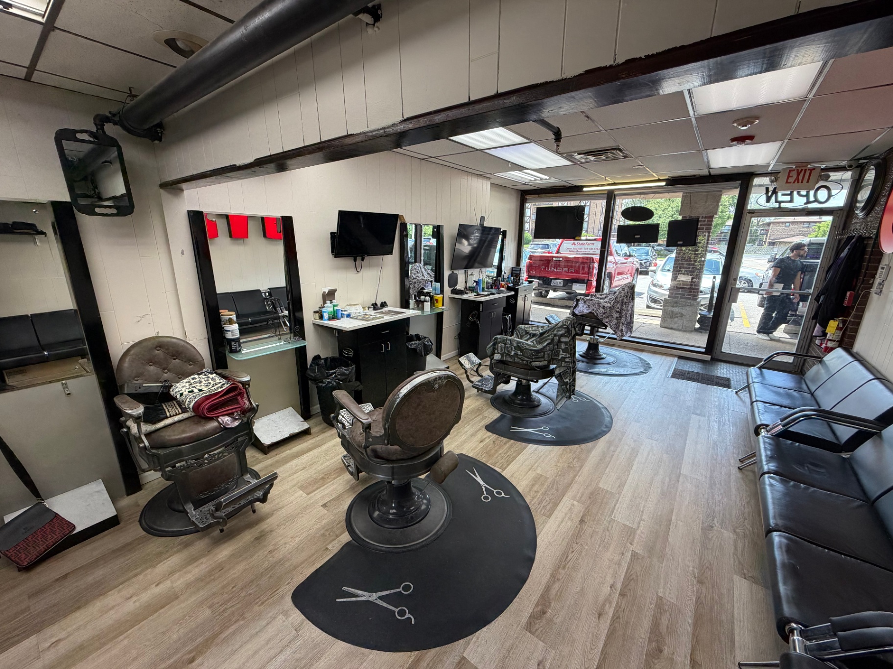 Vintage barber chairs and clean floors